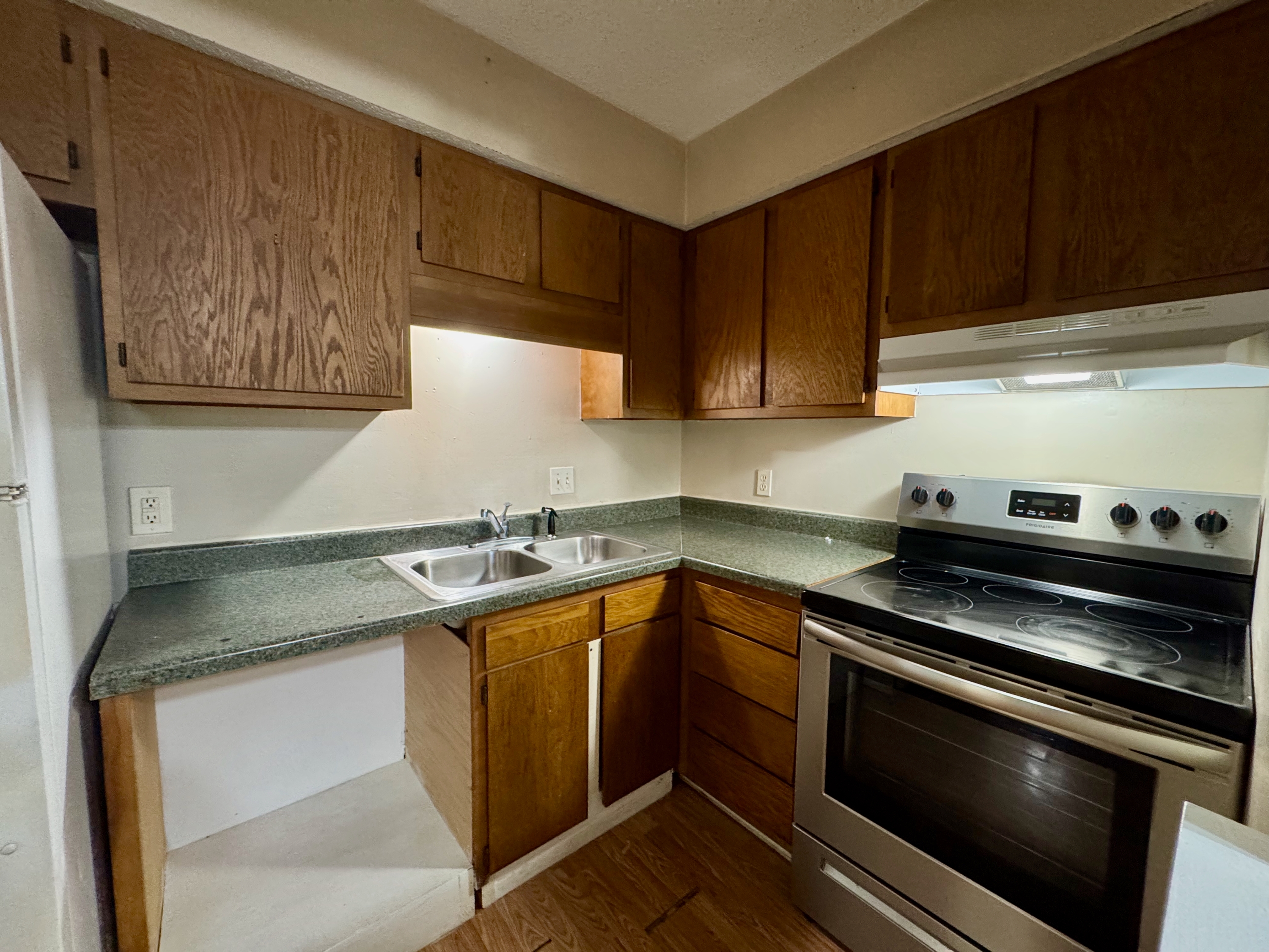 190 Tegarden Road - 7